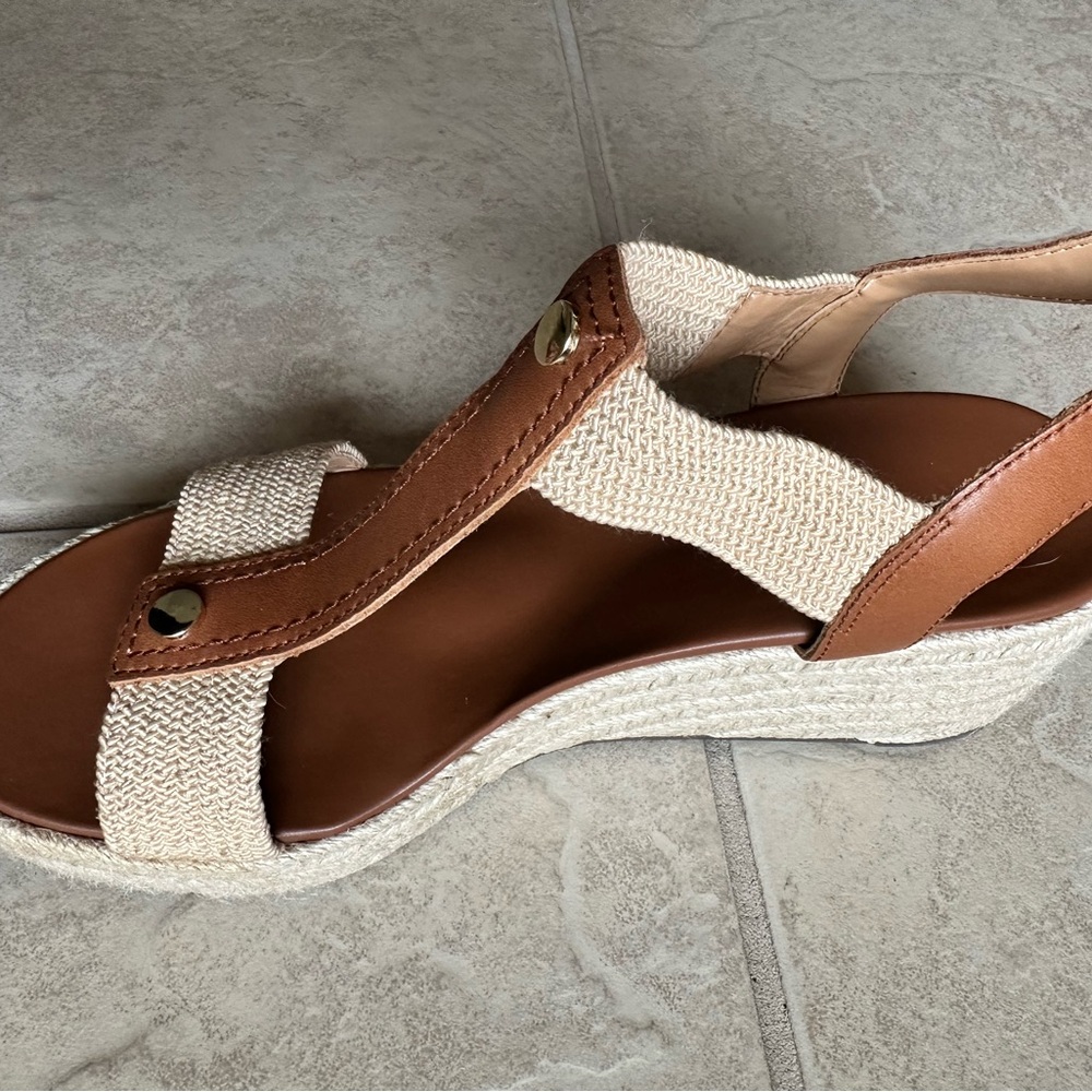 Vionic Brown and Natural Woven Leather Slingback Sandals - Picture 2 of 12